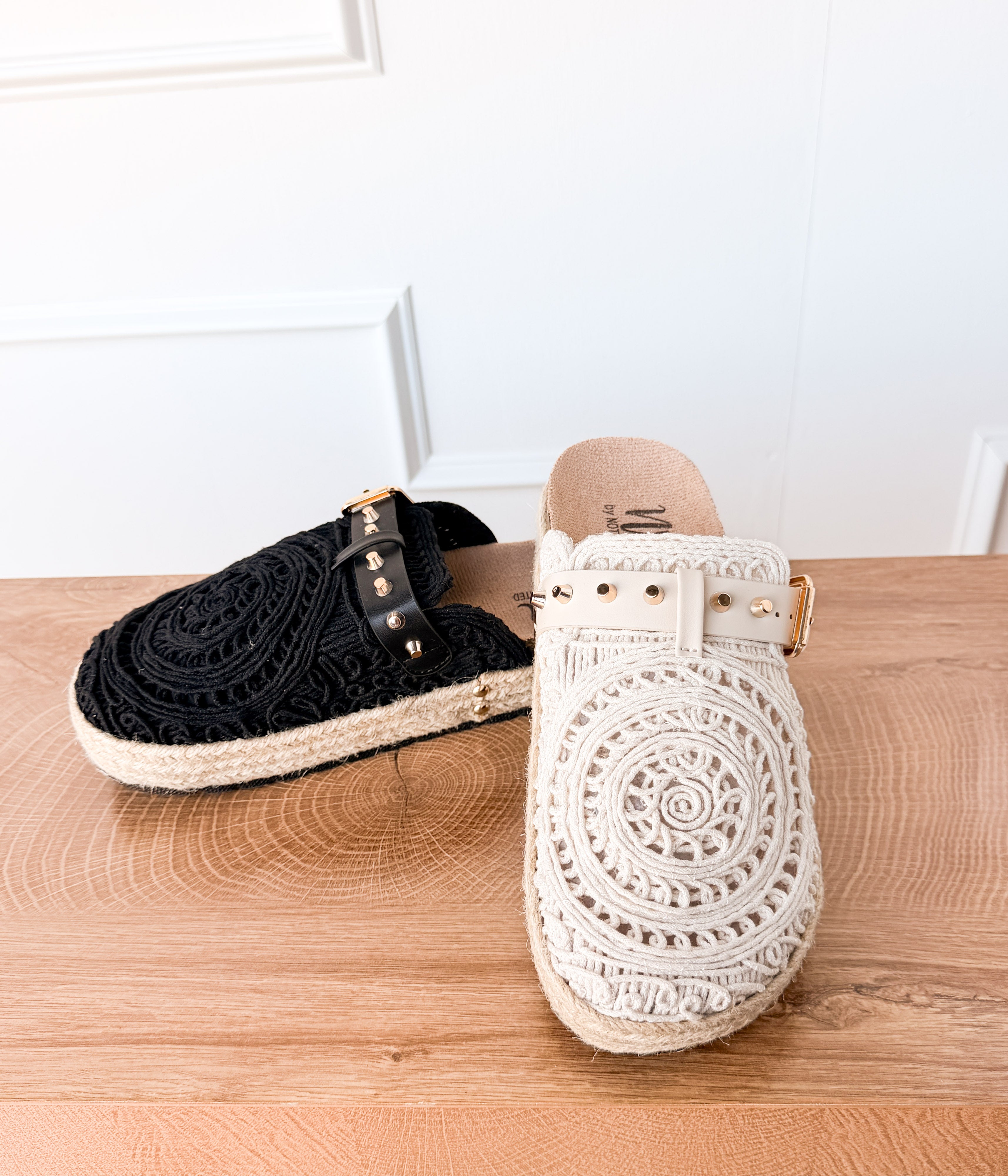 Treads Mule in Black - Rural Haze