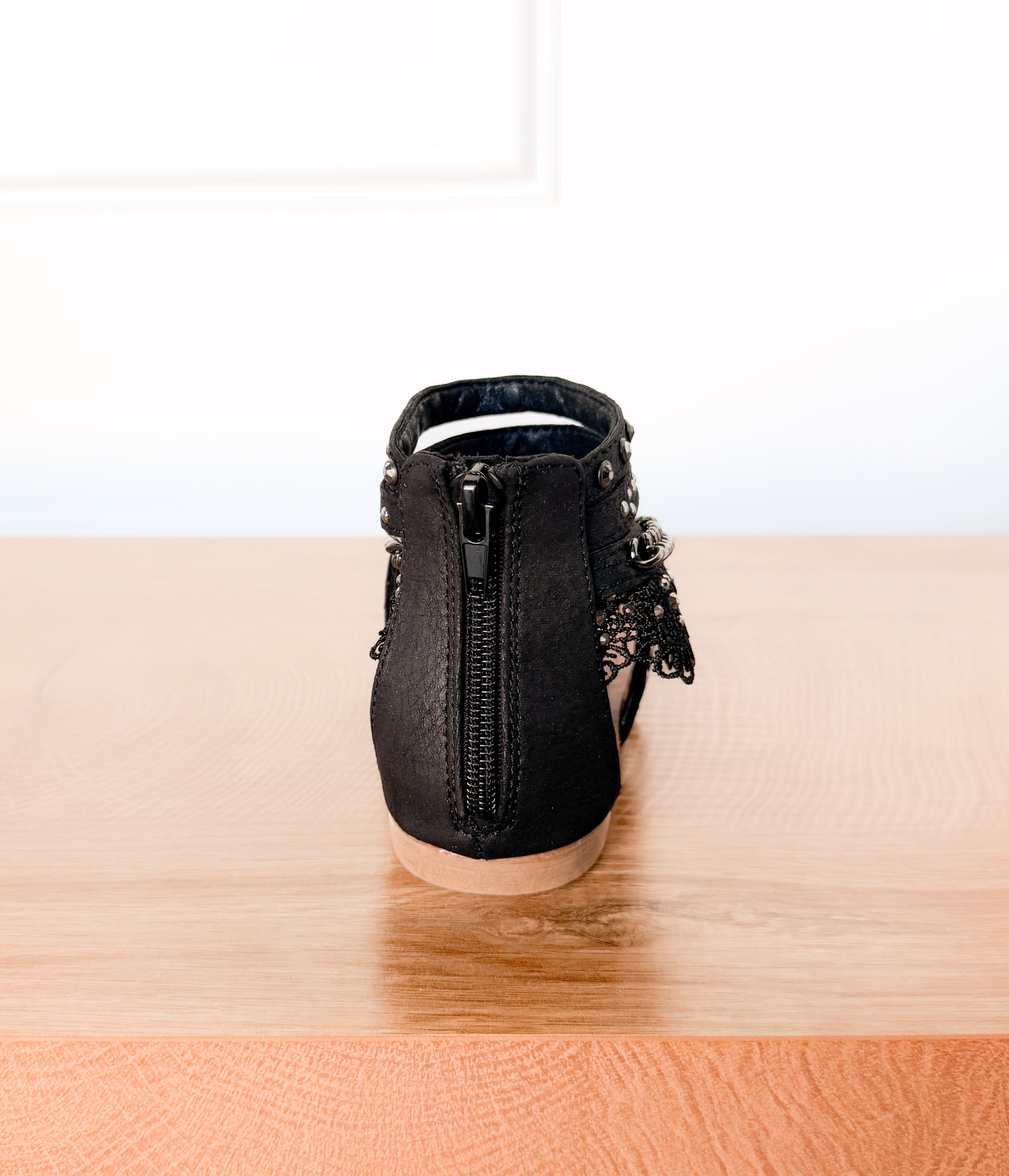 Willow Sandal in Black - Rural Haze