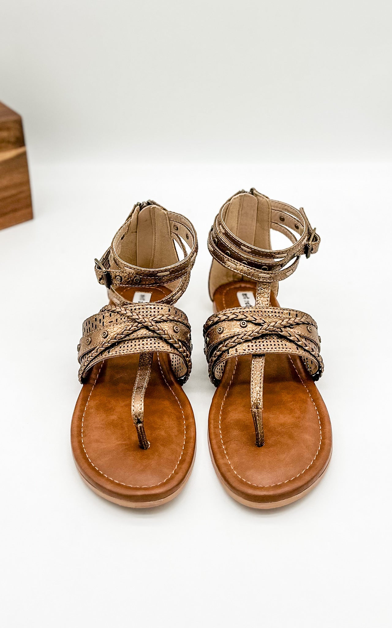 Not Rated Xylia Sandal in Gold