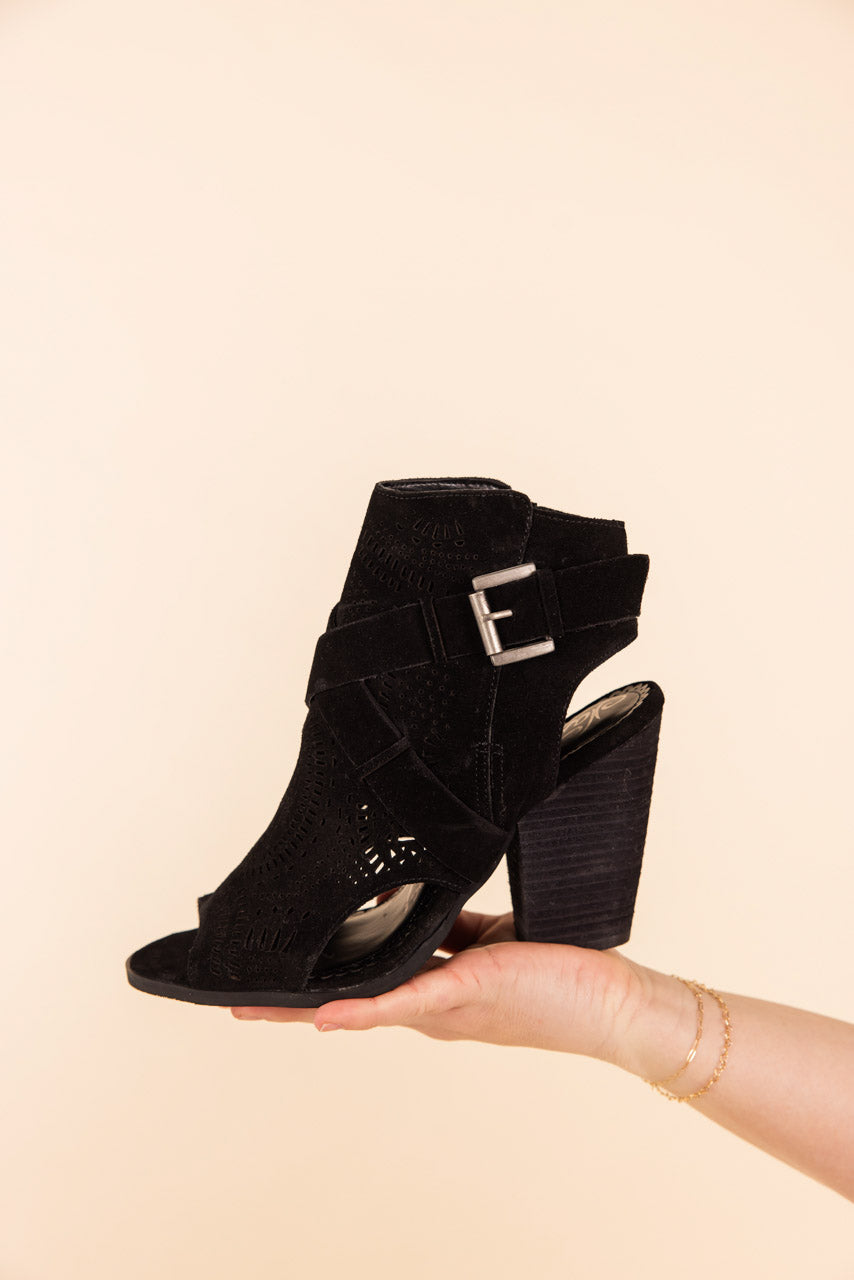 Zuzanna Heeled Sandal in Black - Rural Haze
