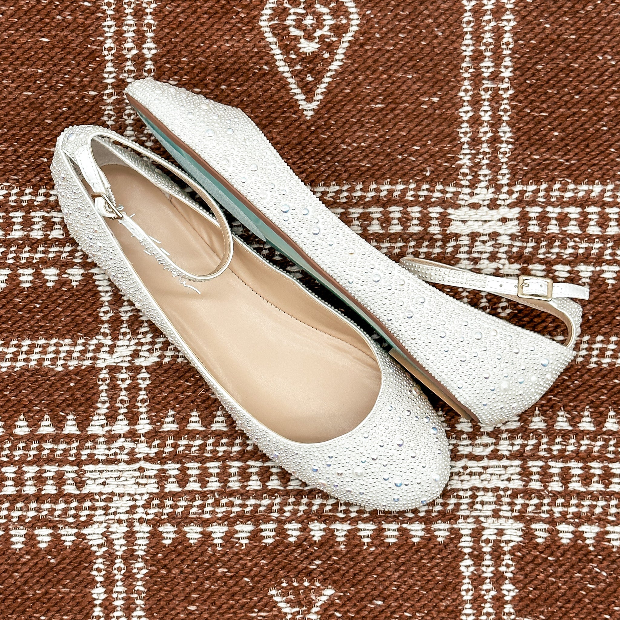 Ace Flats in Ivory