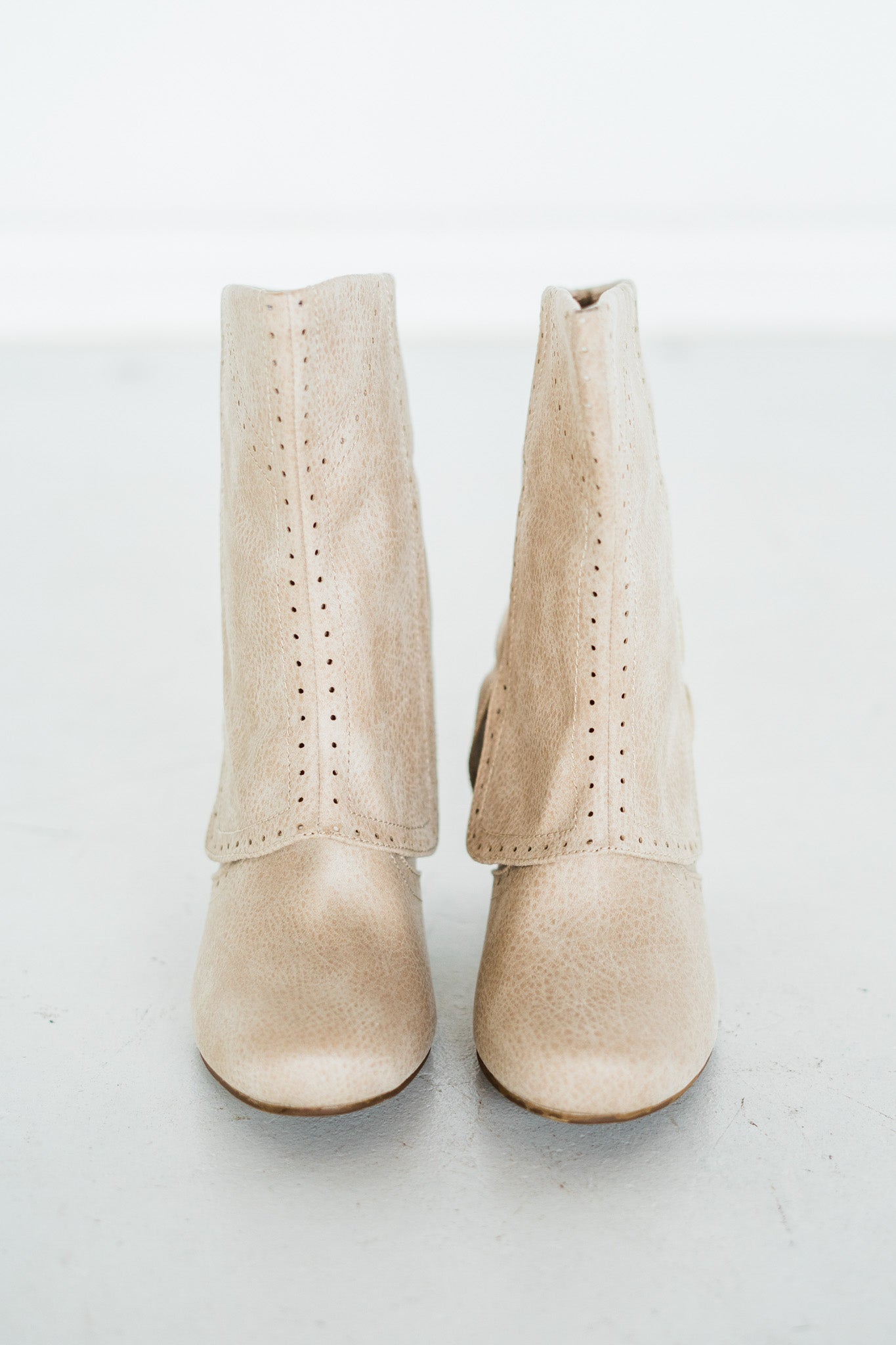 Not Rated Cowgirl Star Booties in Cream