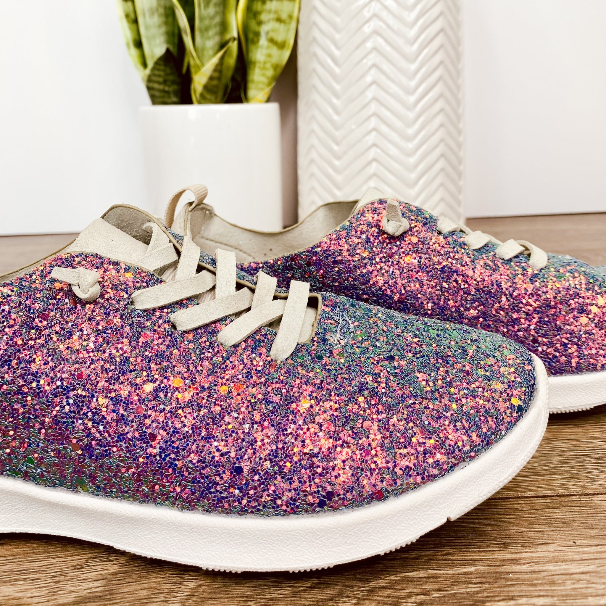 Not Rated Glitter Mayo Sneakers in Multi